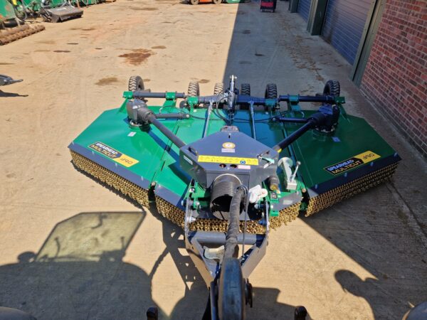 Spearhead Multicut 390 Batwing Rotary Topper – Attlefield Farm Machinery
